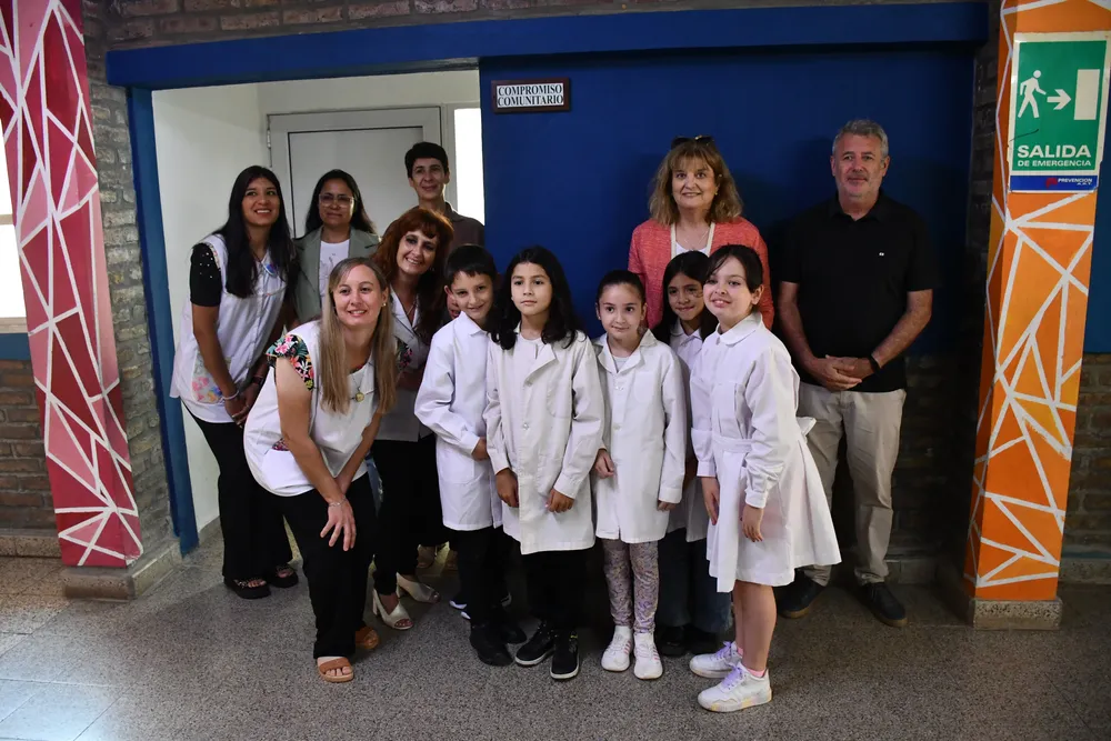 El acto contó con la presencia de Ochat y Bernini 