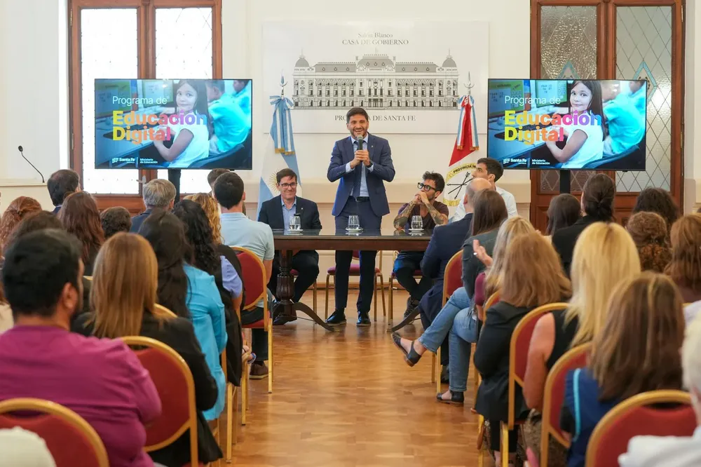 El Gobierno de la Provincia de Santa Fe presentó este miércoles el Programa de Educación Digital
