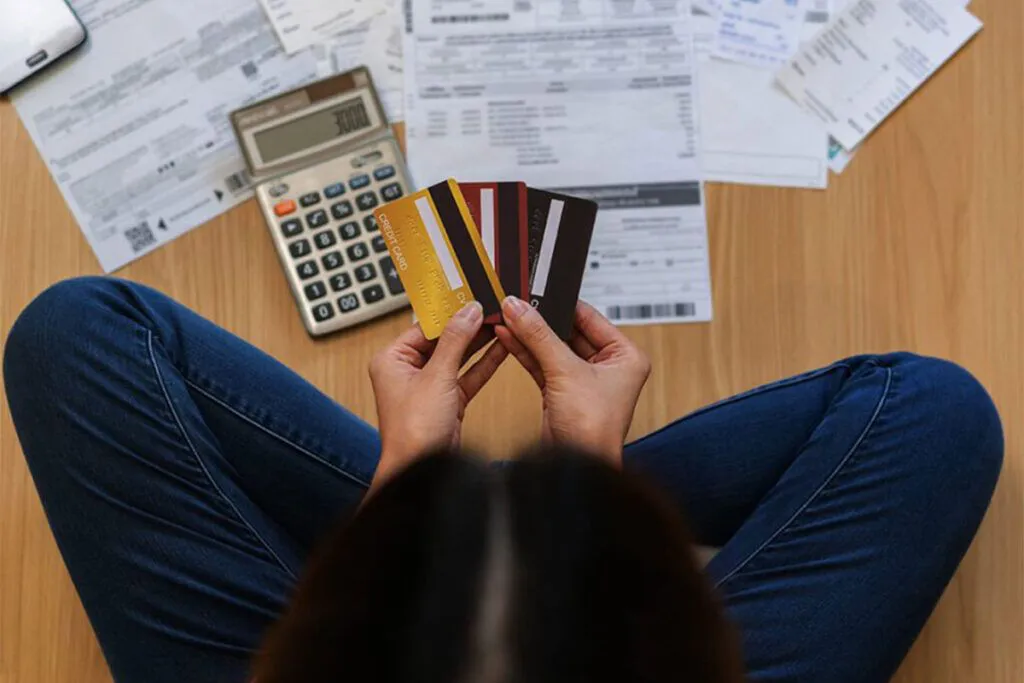 tarjetas-de-credito-deudas-1024x683