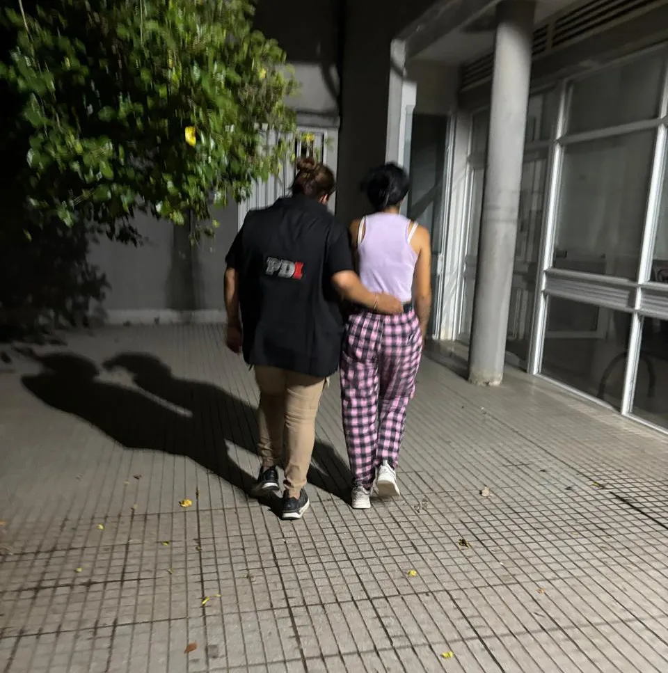 Una femenina detenida es ingresada para un control de rutina al Hospital Local 