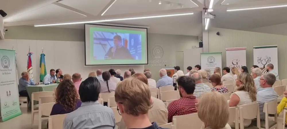 WhatsApp-Image-2025-12-11-at-21.00.36-2