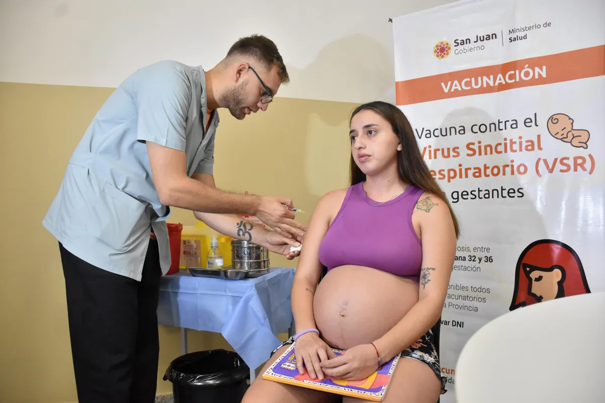 vacunacion-enbarazada-foto-Paratore-Ruben-Telam