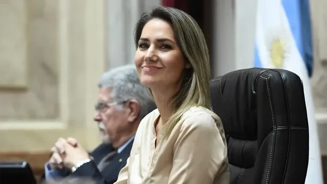 Senadora Carolina Losada cobrará una cifra millonaria